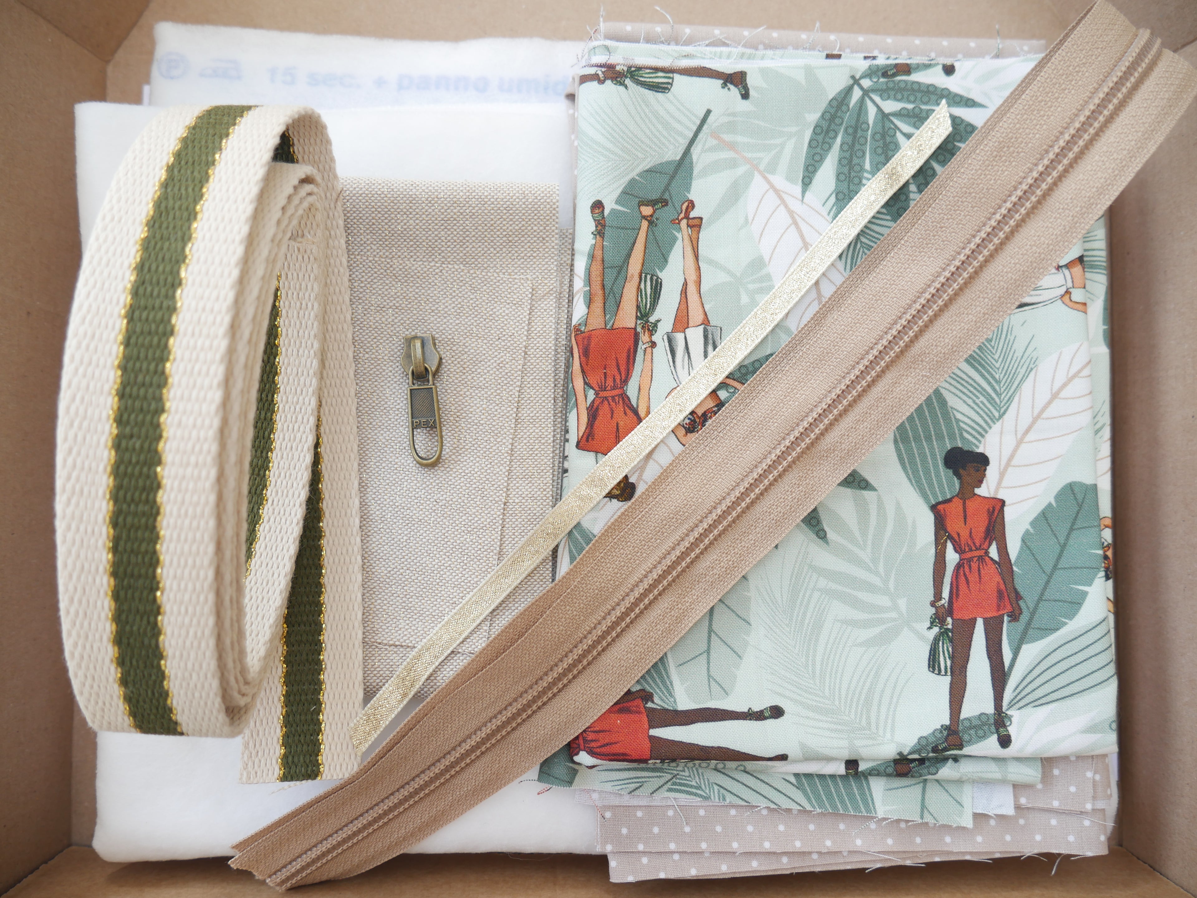 Zip Tote Bag Kit - Jungle Retreat-Sewing Kit-Flying Bobbins Haberdashery