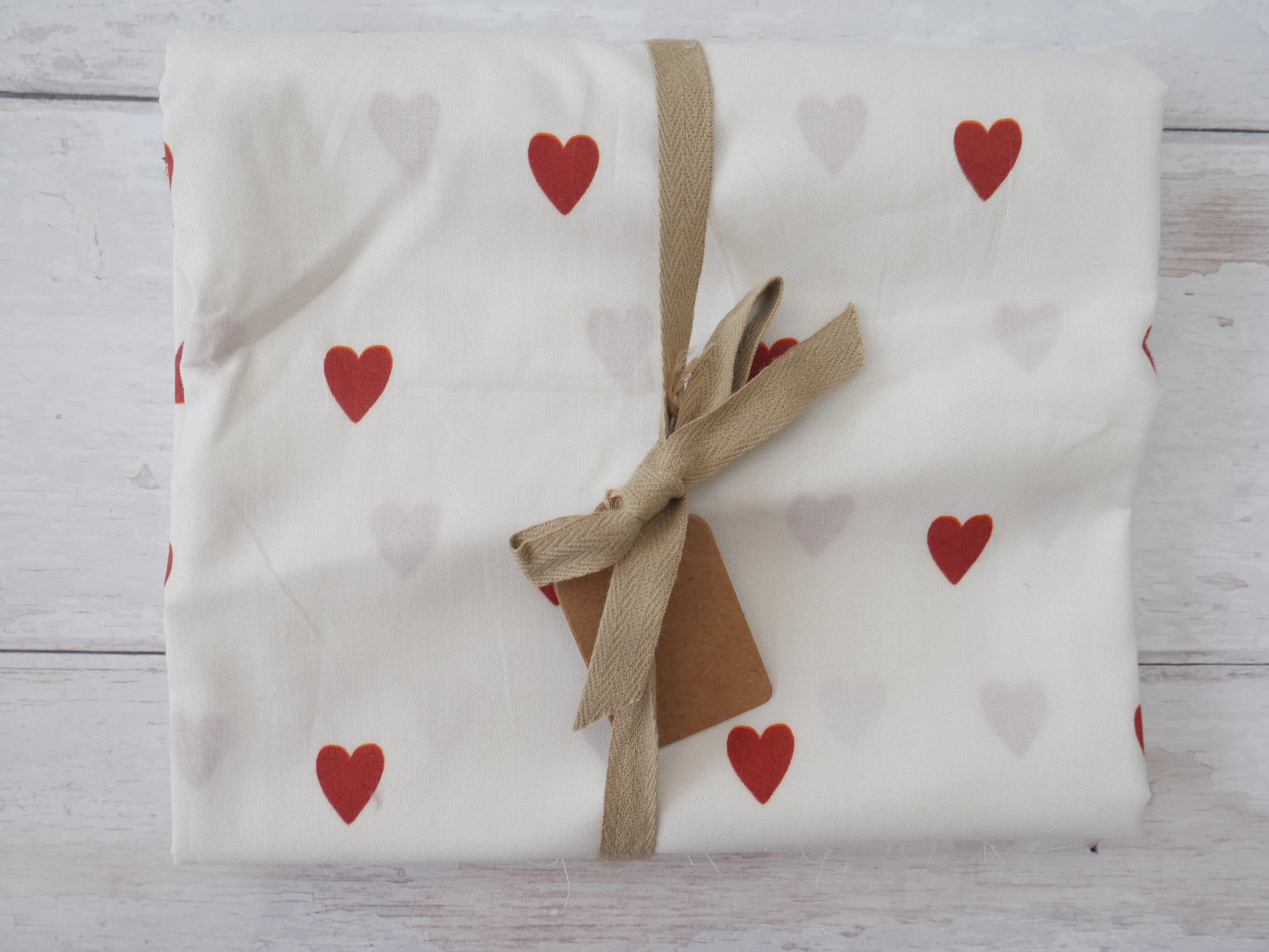 REMNANT - Lady McElroy Loveheart Cotton Lawn, 0.8m-Remnants-Flying Bobbins Haberdashery