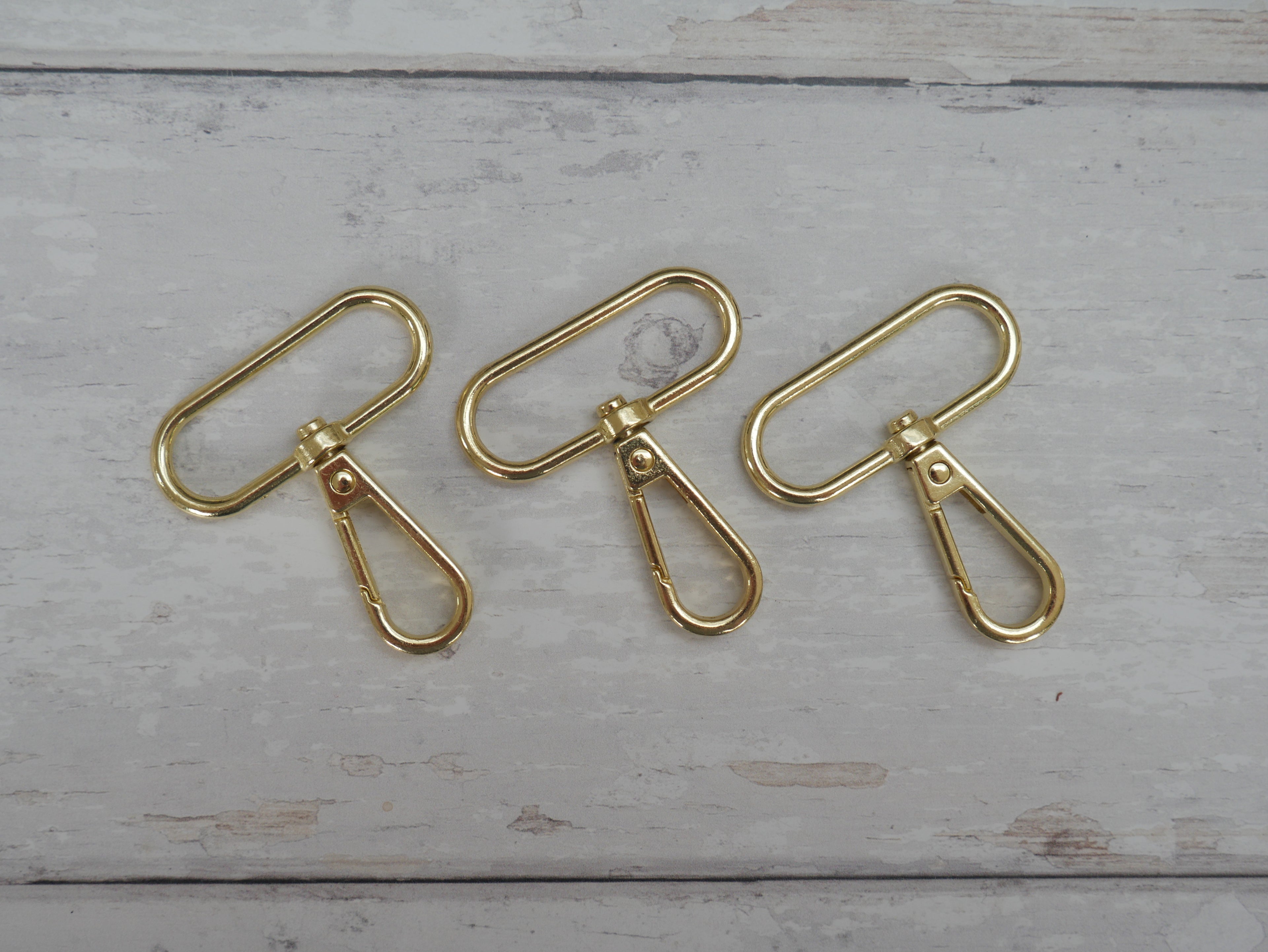 38mm Swivel Hook in Gold-Trim-Flying Bobbins Haberdashery