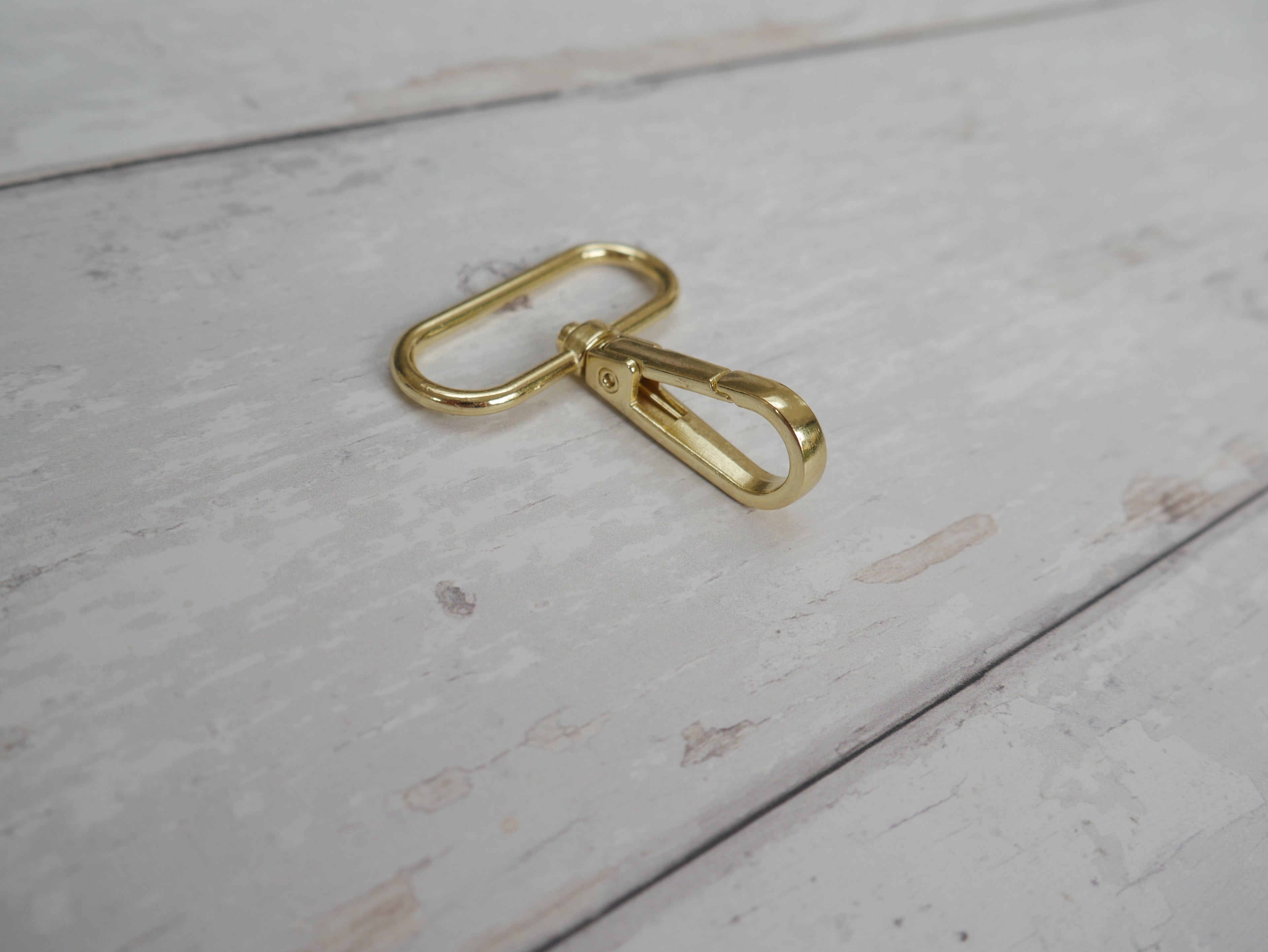 38mm Swivel Hook in Gold-Trim-Flying Bobbins Haberdashery