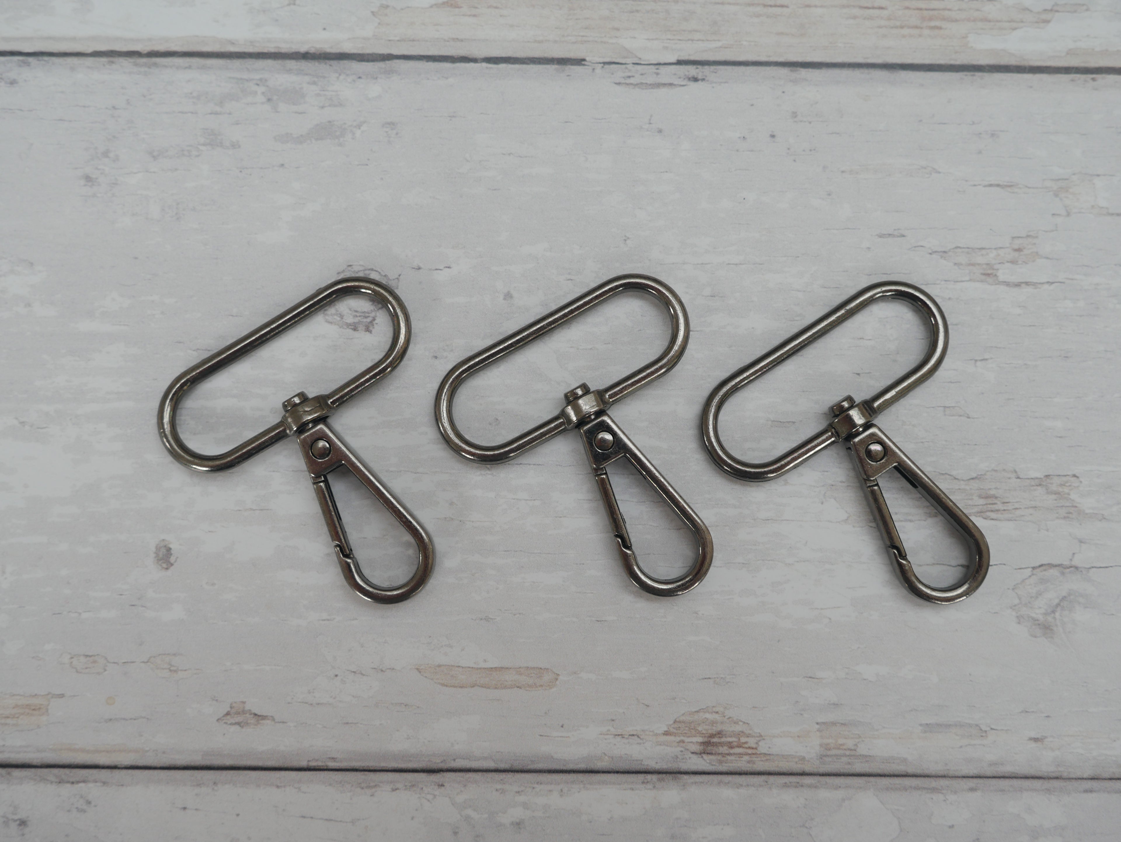 38mm Swivel Hook in Gun-Metal-Trim-Flying Bobbins Haberdashery