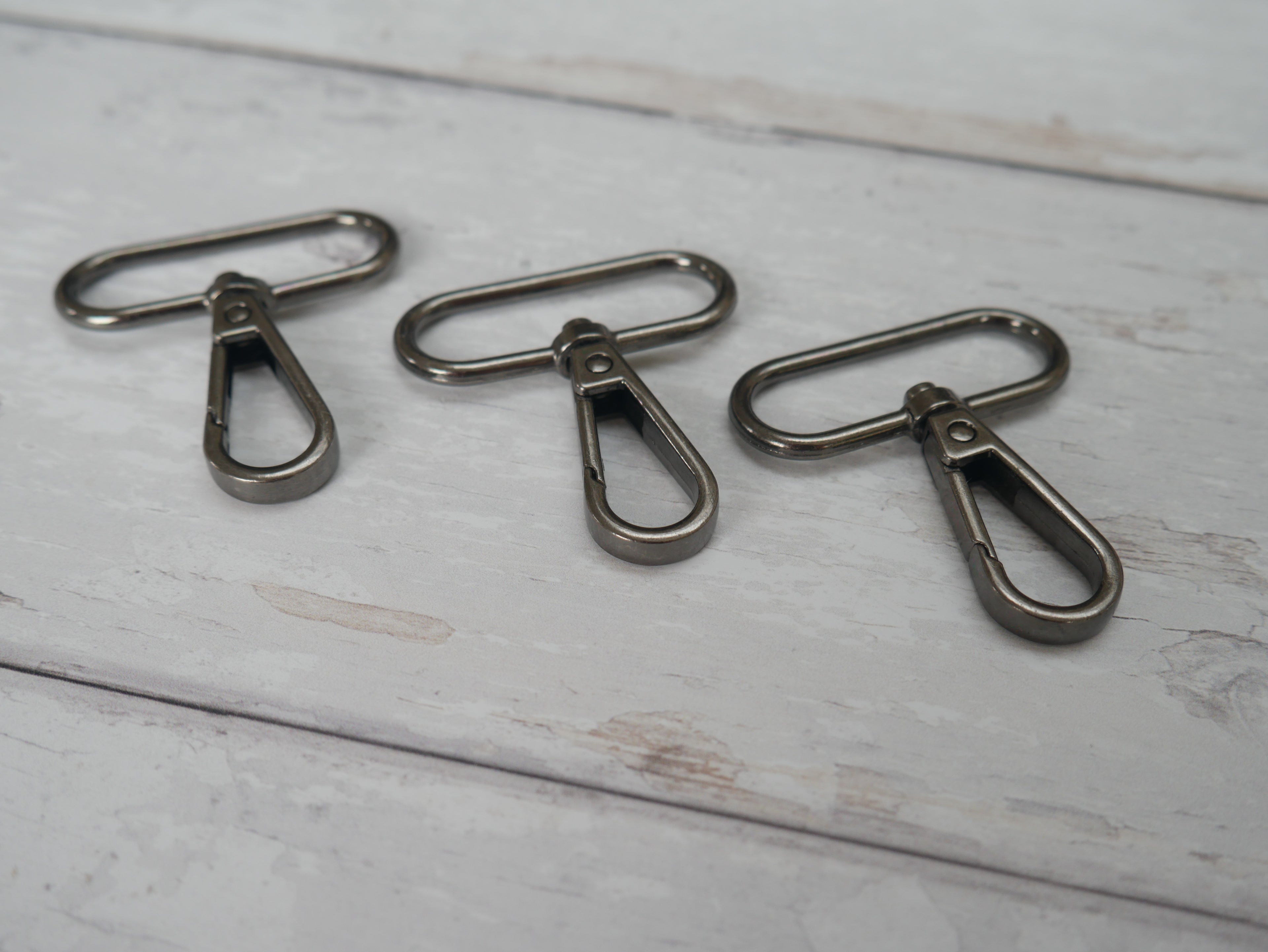38mm Swivel Hook in Gun-Metal-Trim-Flying Bobbins Haberdashery