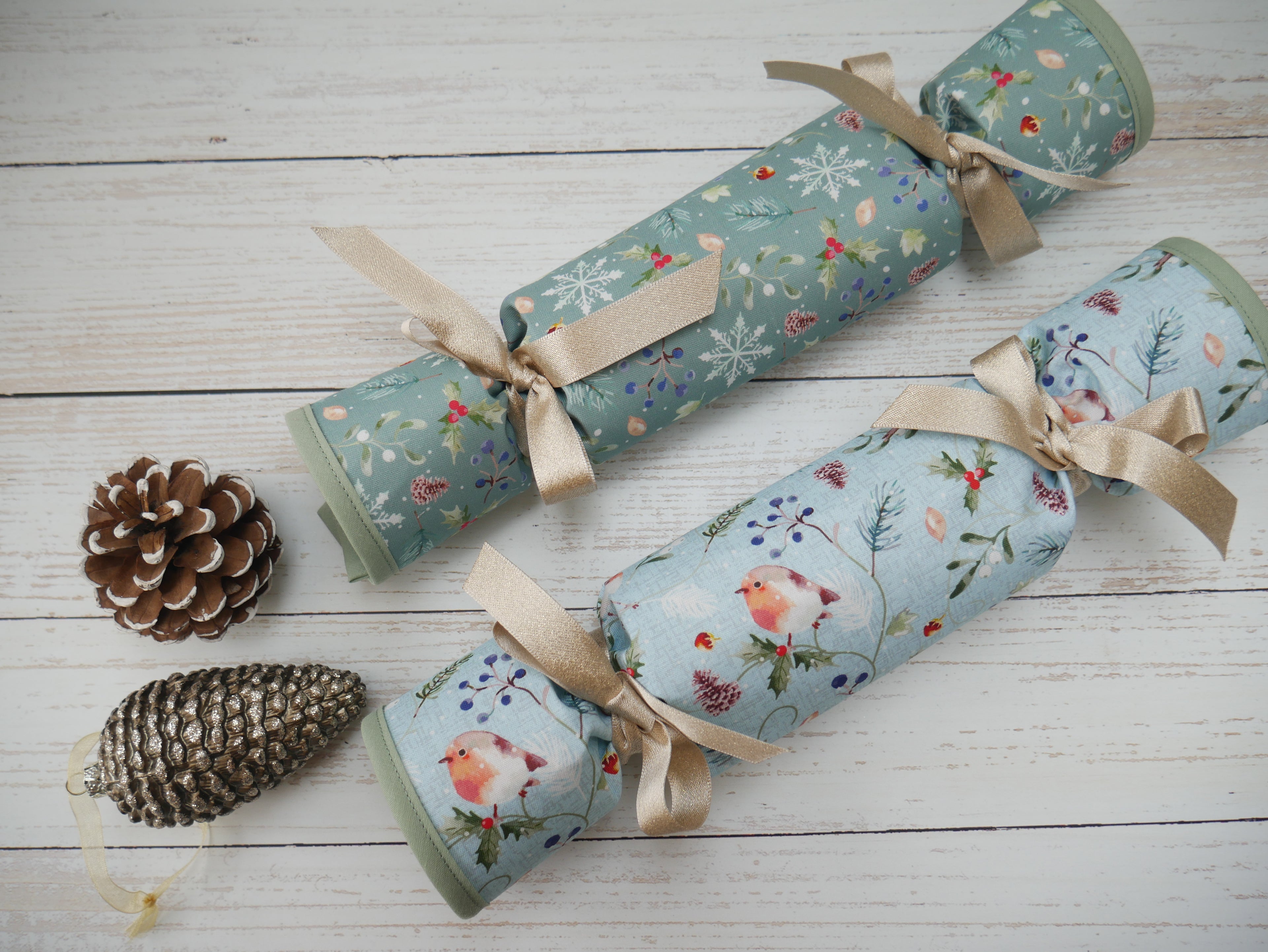 Reversible Fabric Crackers Kit - Frosty Robins (x4)-Sewing Kit-Flying Bobbins Haberdashery