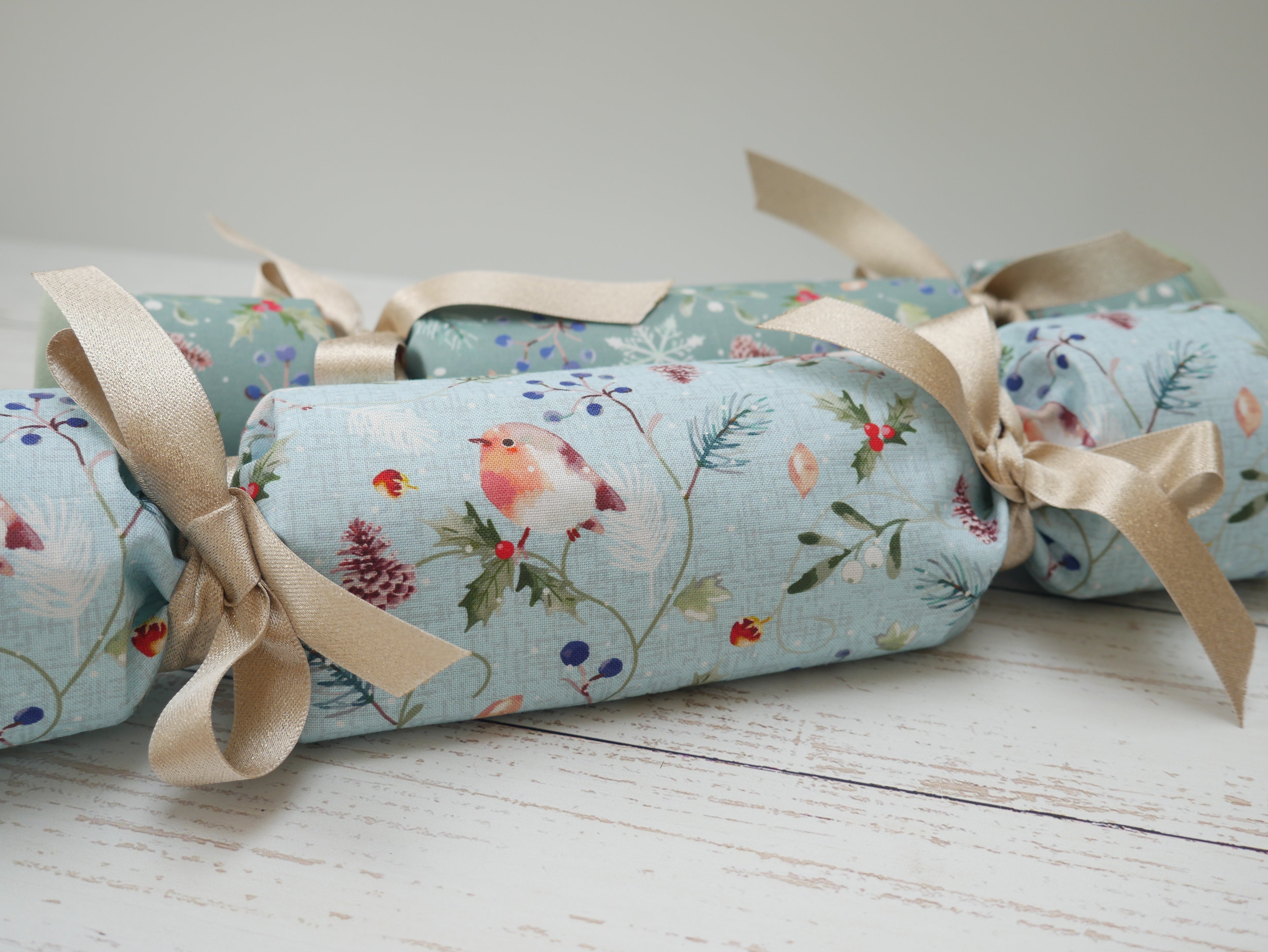 Reversible Fabric Crackers Kit - Frosty Robins (x4)-Sewing Kit-Flying Bobbins Haberdashery