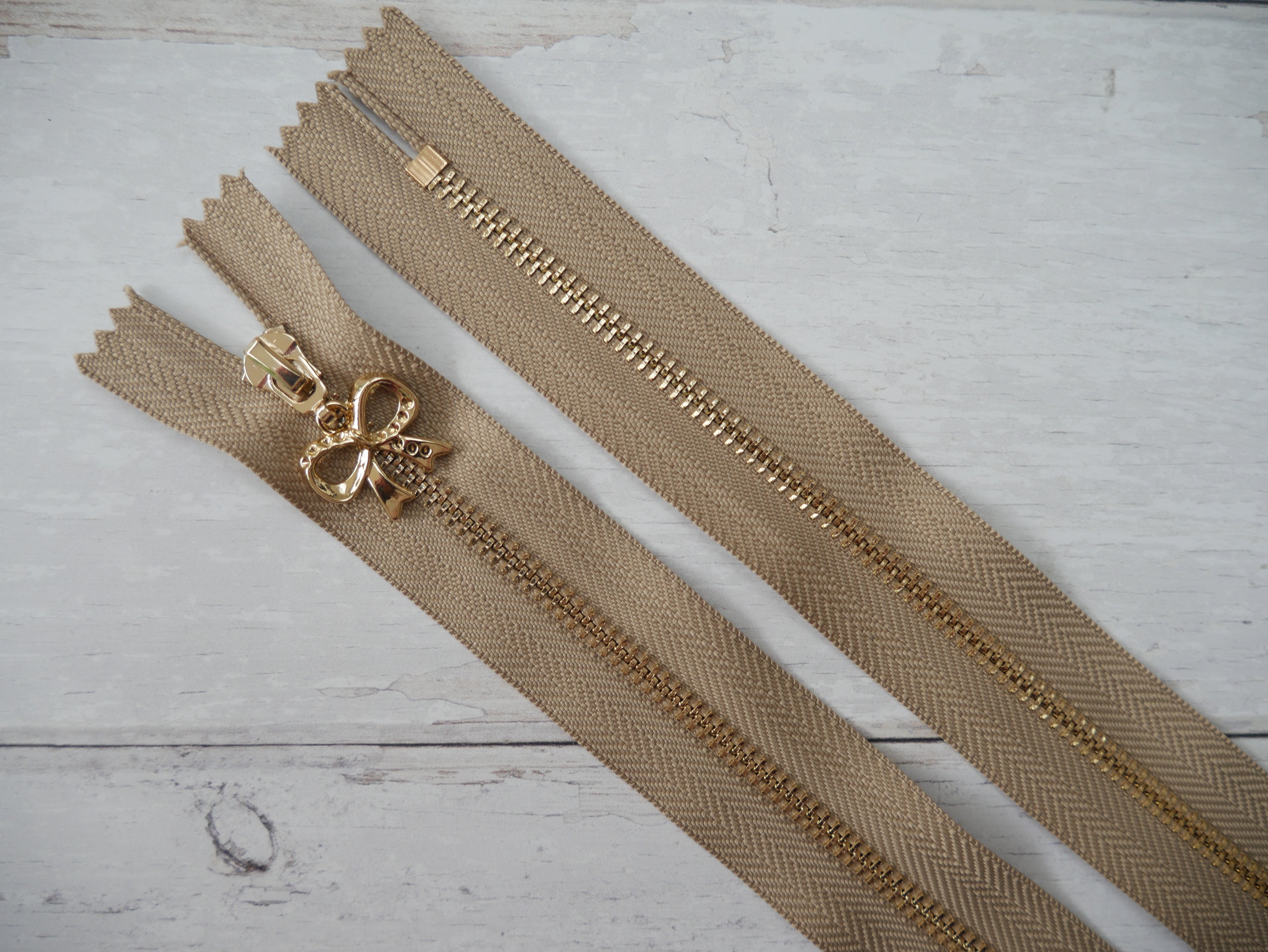 Metal Zip With Bow Puller, 30cm-Zip-Flying Bobbins Haberdashery