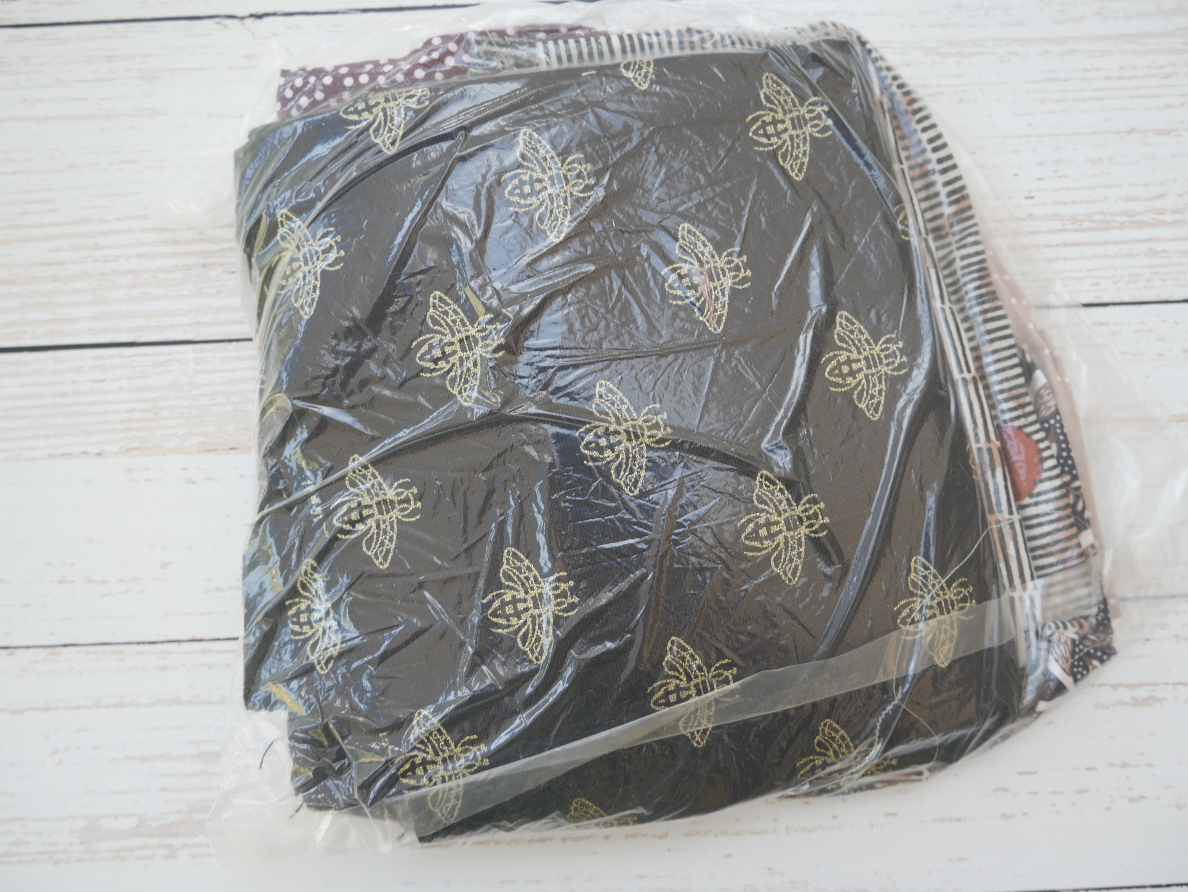 Bargain Bag 7 - Bee-Have-Fabric Pack-Flying Bobbins Haberdashery