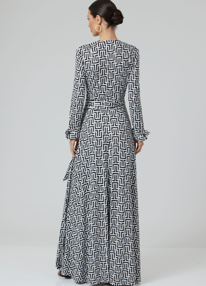 Very Easy Vogue, V2000 - The DVF Wrap Dress, Size 16 - 24-Pattern-Flying Bobbins Haberdashery