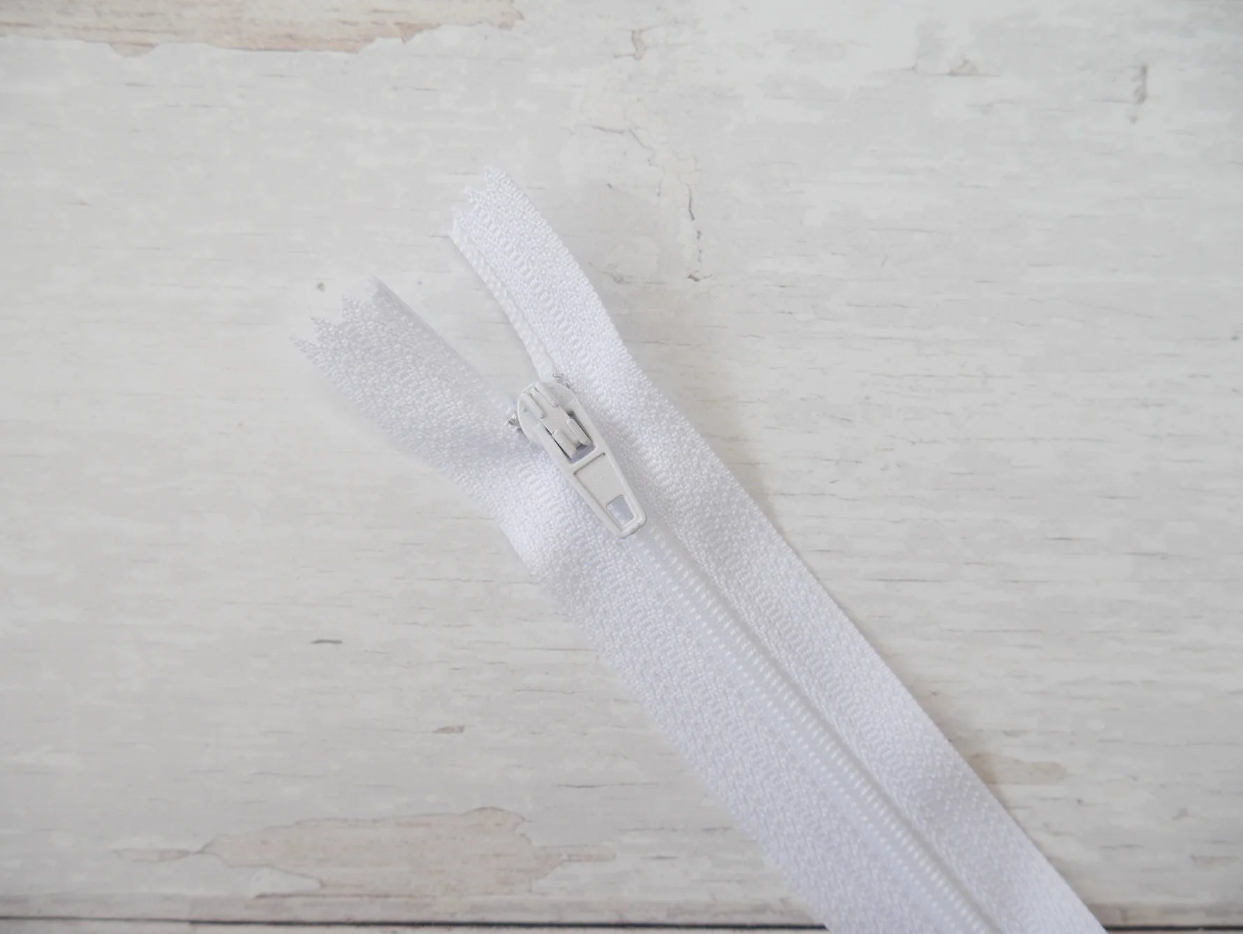 10cm Closed End, Auto-Lock Zip VARIOUS COLOURS-Zips-Flying Bobbins Haberdashery