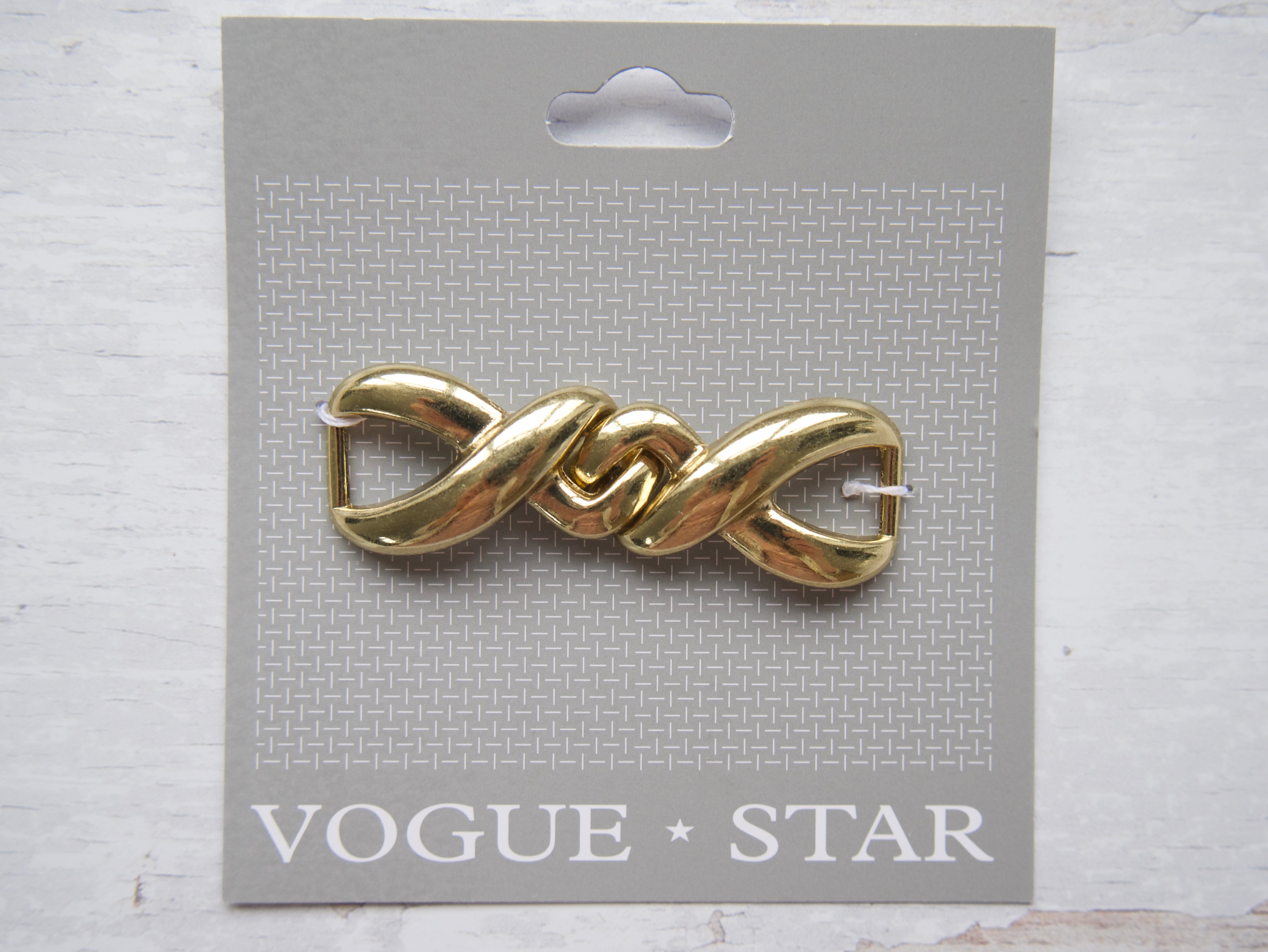 Fashion Buckle by Vogue, Twist in Gold-Trim-Flying Bobbins Haberdashery