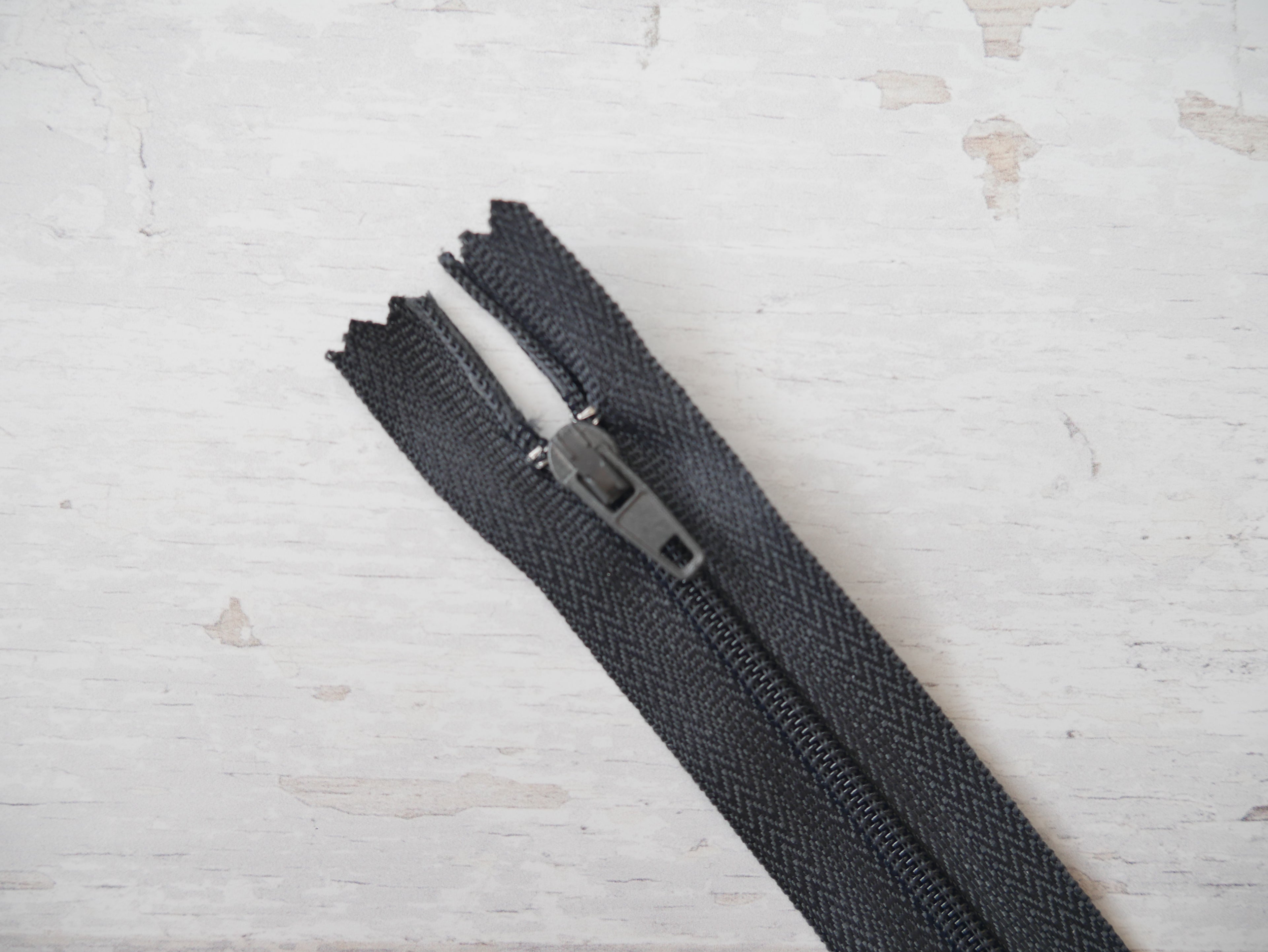 20cm Closed End, Auto-Lock Zip VARIOUS COLOURS-Zips-Flying Bobbins Haberdashery