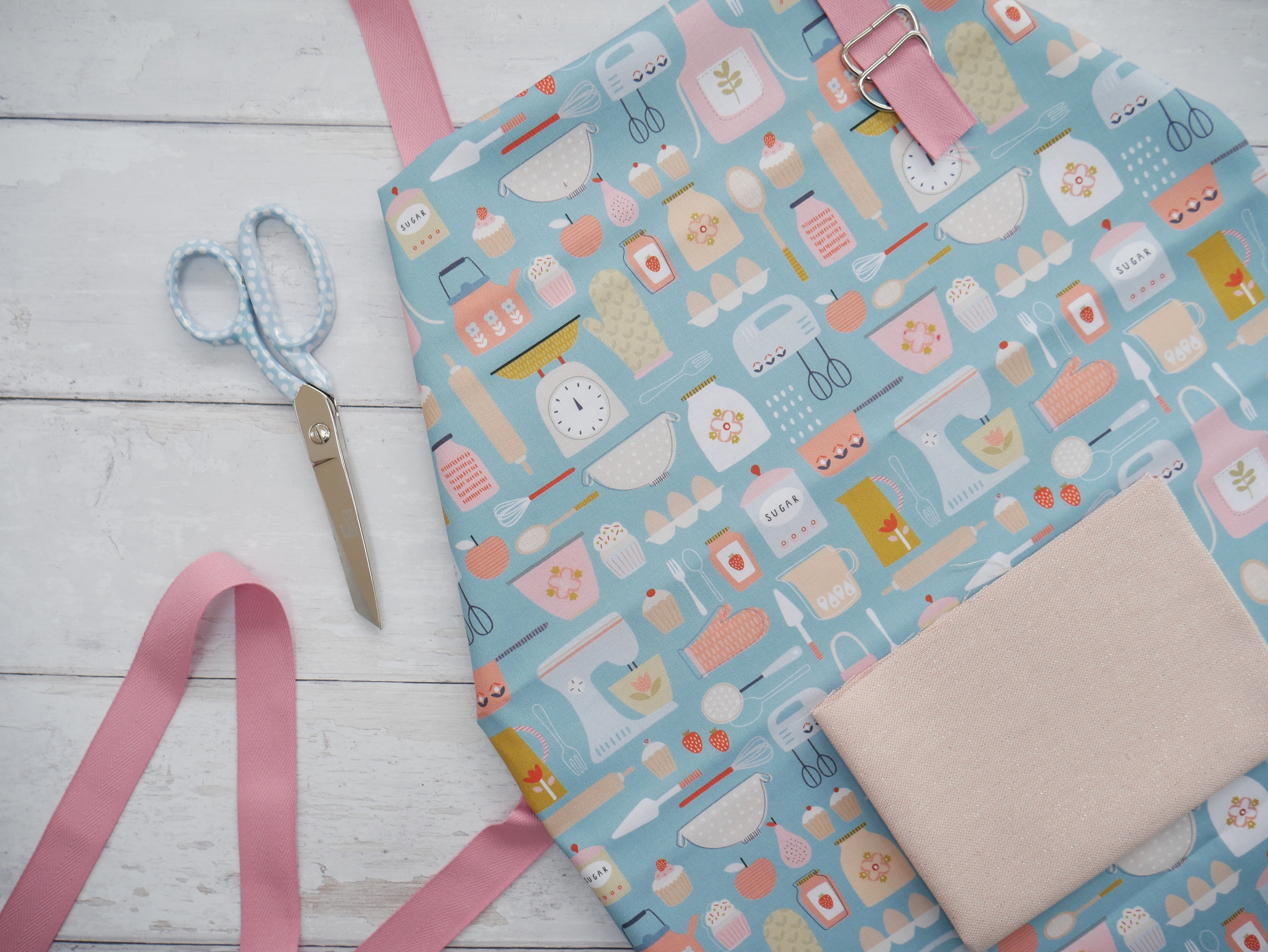 Baking Apron Making Kit-Sewing Kit-Flying Bobbins Haberdashery