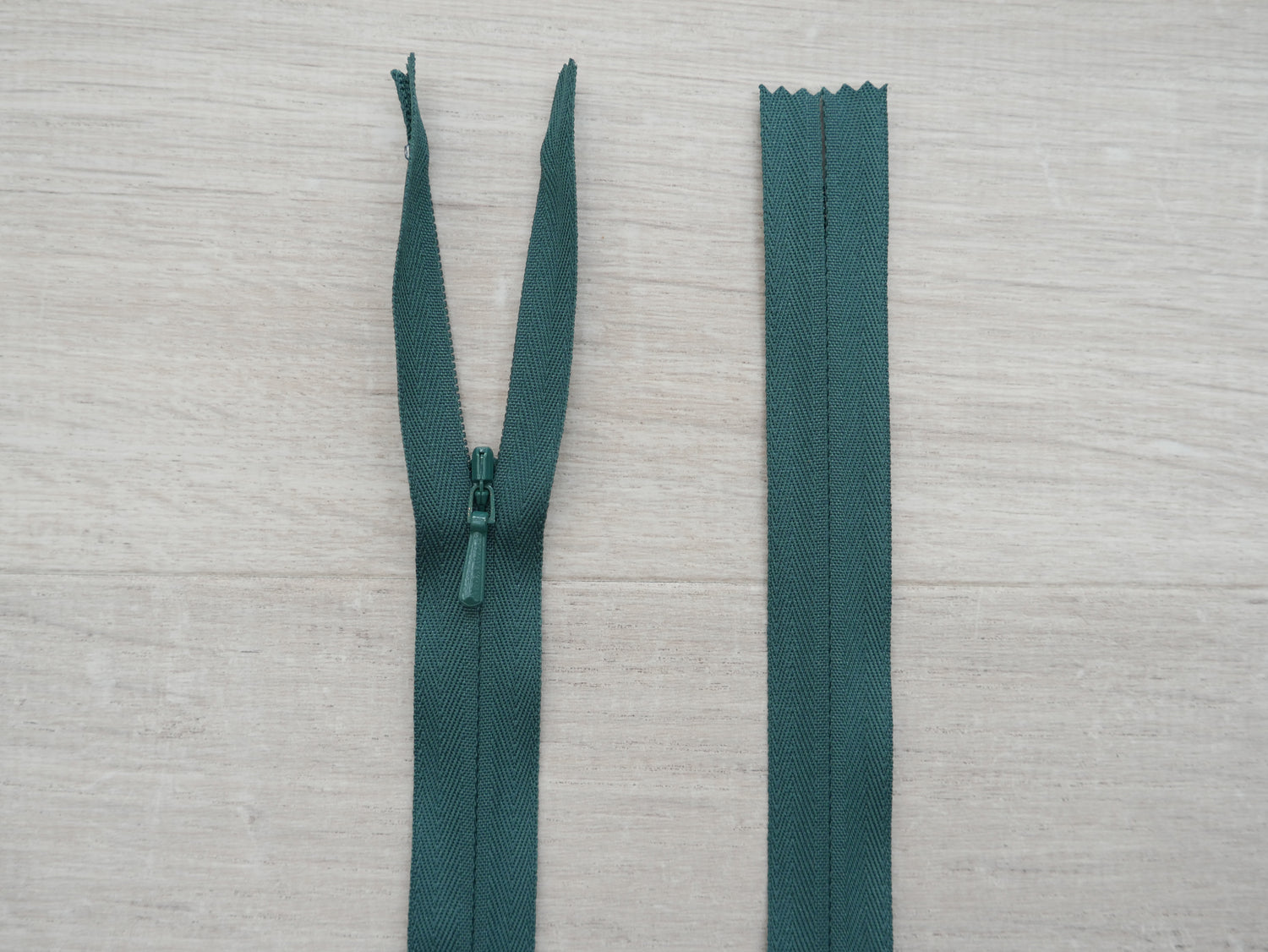 YKK Invisible Zip, Colour 530-Zips-Flying Bobbins Haberdashery