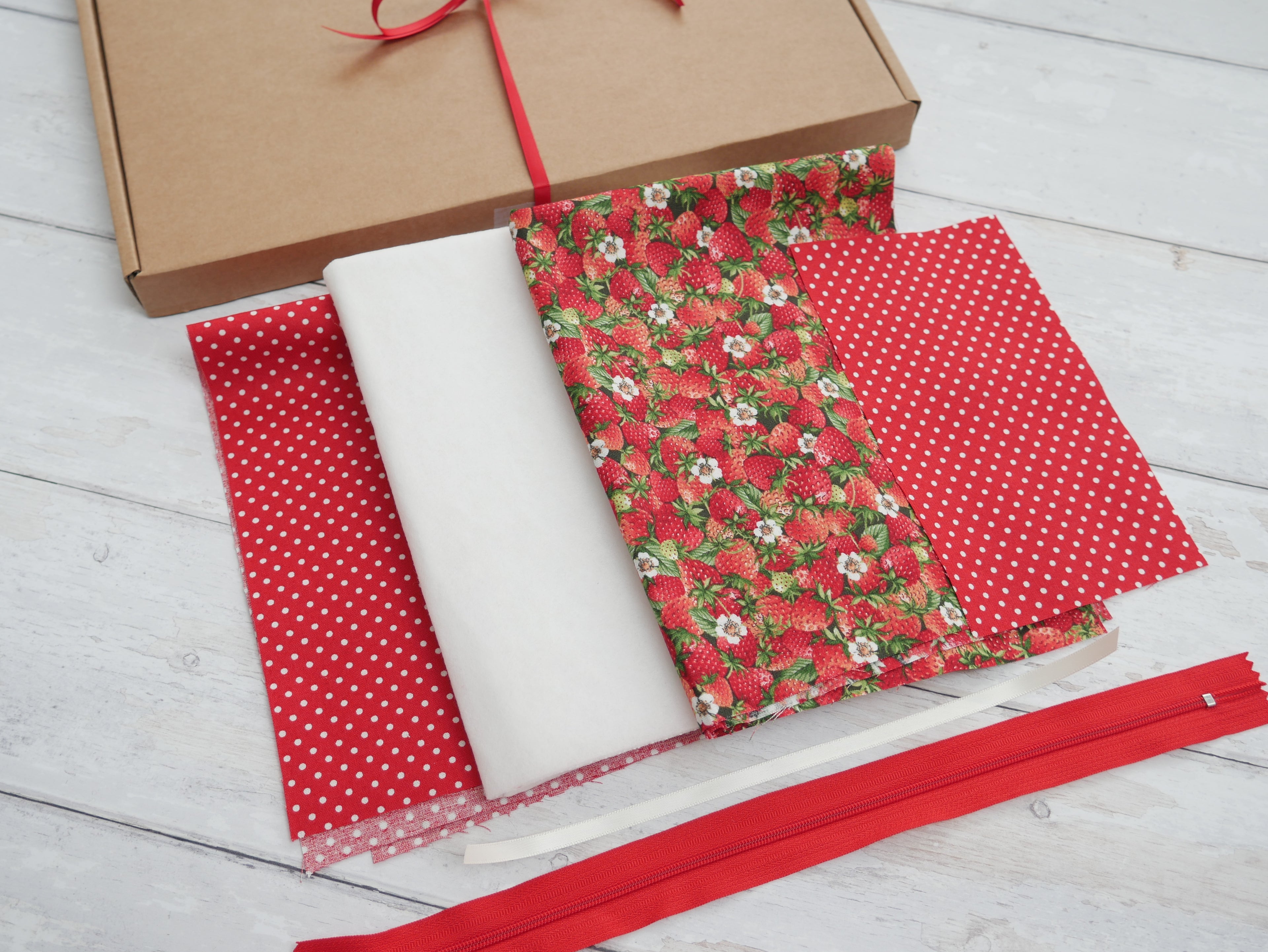 Strawberries Boxed Make-Up Bag Kit-Sewing Kit-Flying Bobbins Haberdashery