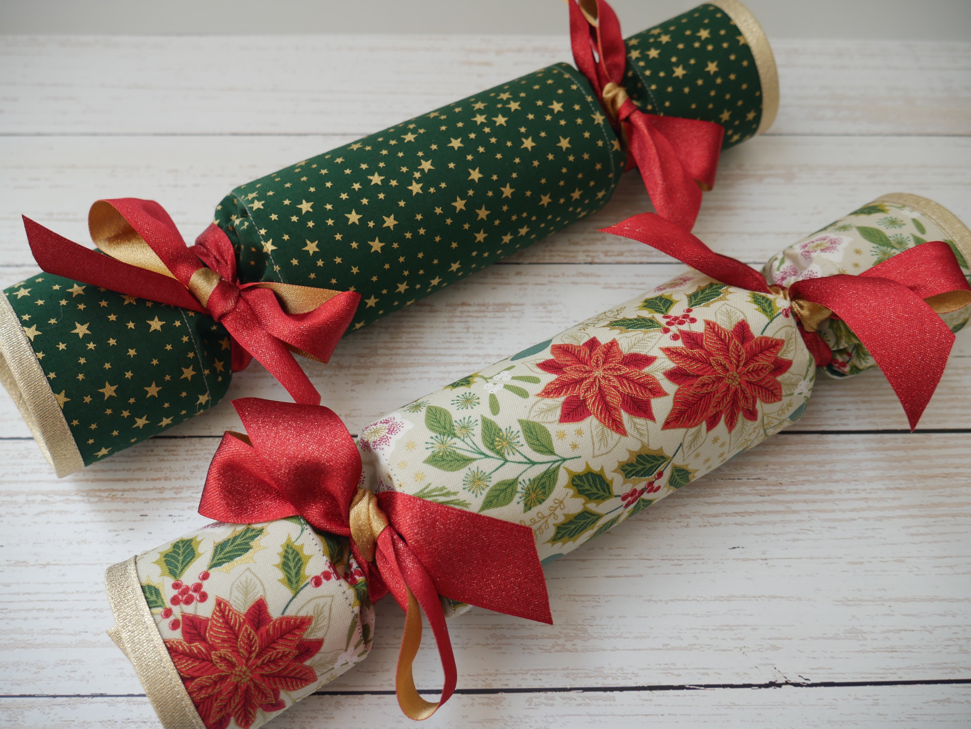 Reversible Fabric Crackers Kit - Yuletide Poinsettia-Sewing Kit-Flying Bobbins Haberdashery