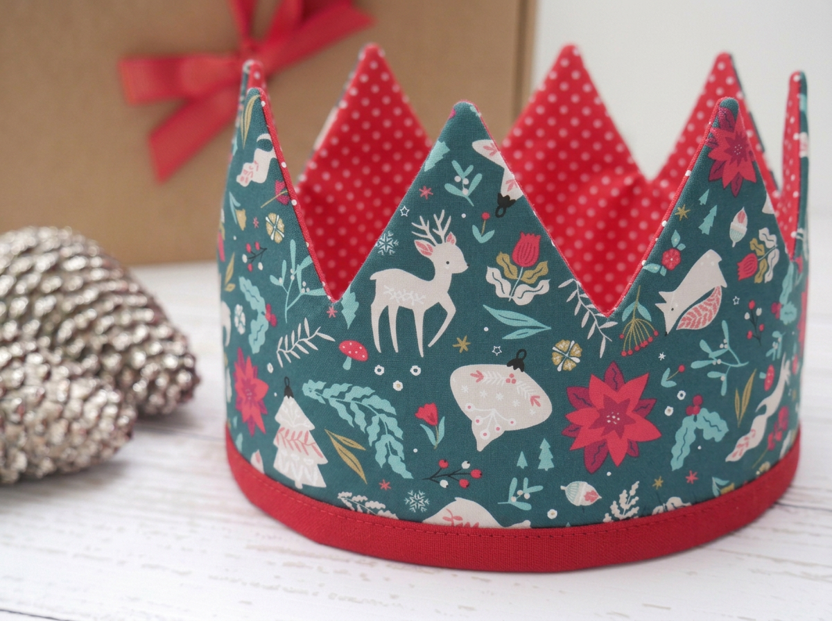 Reversible Fabric Crowns Kit - Festive Forest