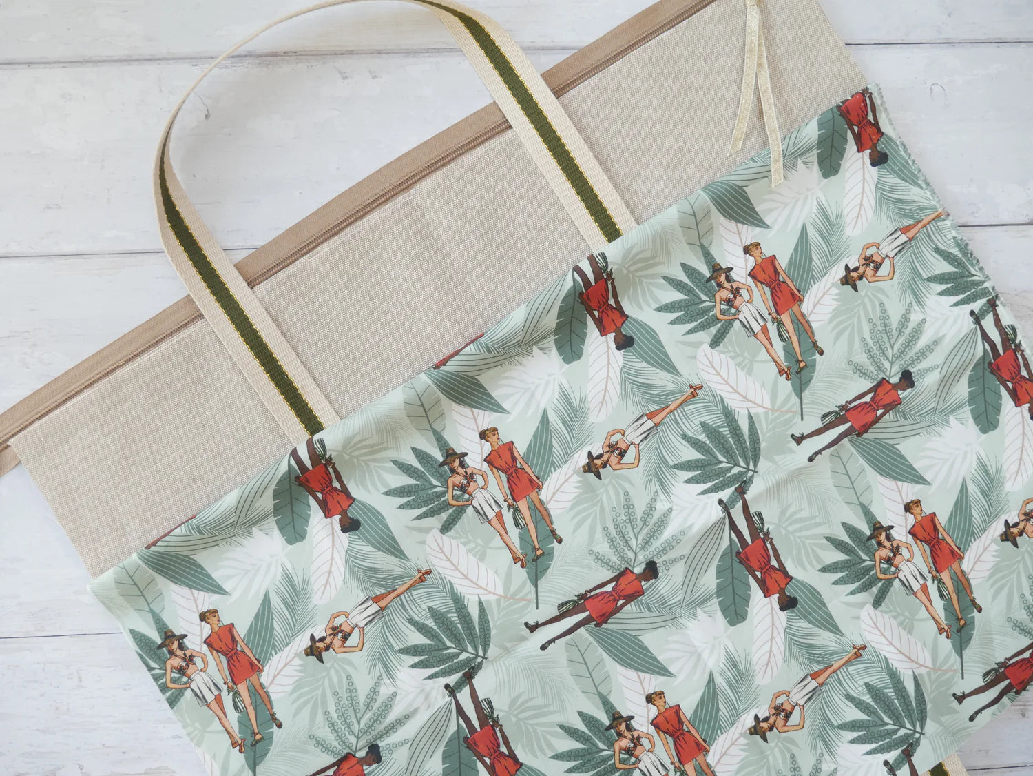 Sew A Zipped Tote Bag-Classes-Flying Bobbins Haberdashery