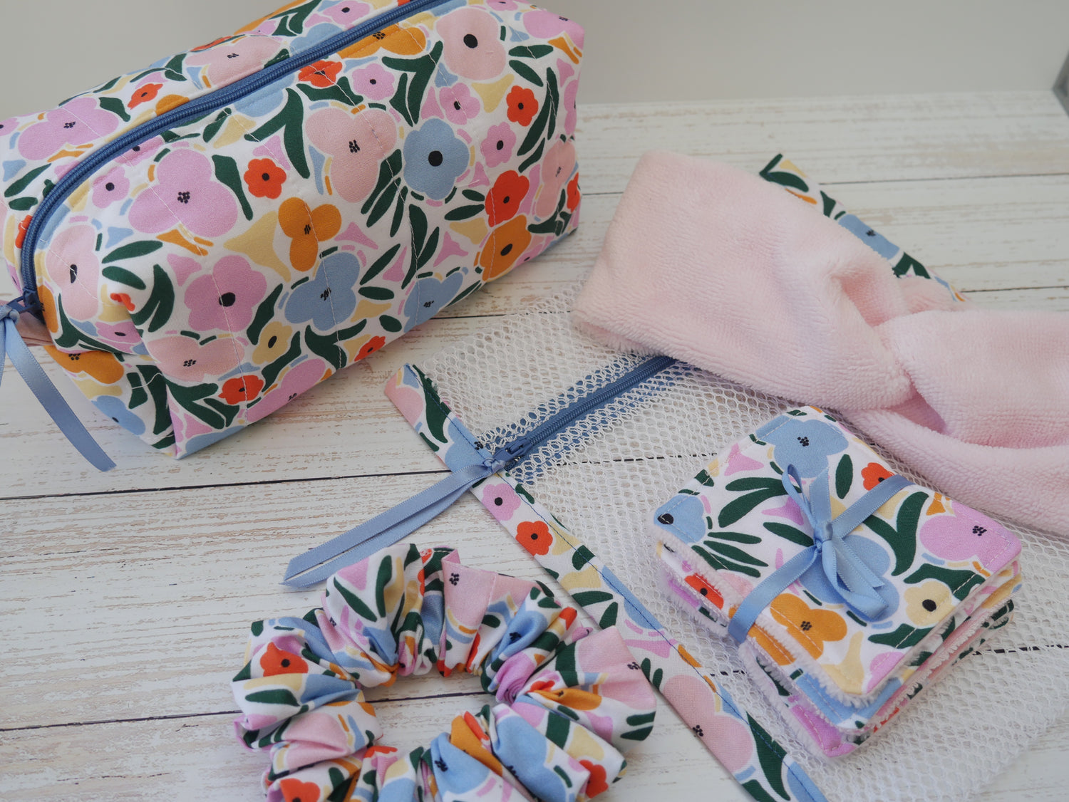 Flowers Boxed Make-Up Bag Kit-Sewing Kit-Flying Bobbins Haberdashery