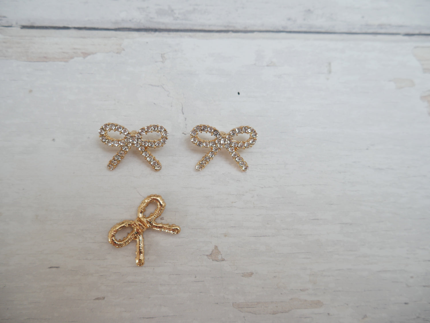 Jewelled Bow Button-Button-Flying Bobbins Haberdashery