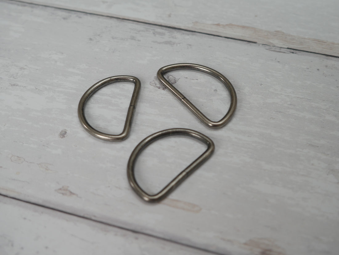 32mm D-Ring in Gun-Metal-Trim-Flying Bobbins Haberdashery