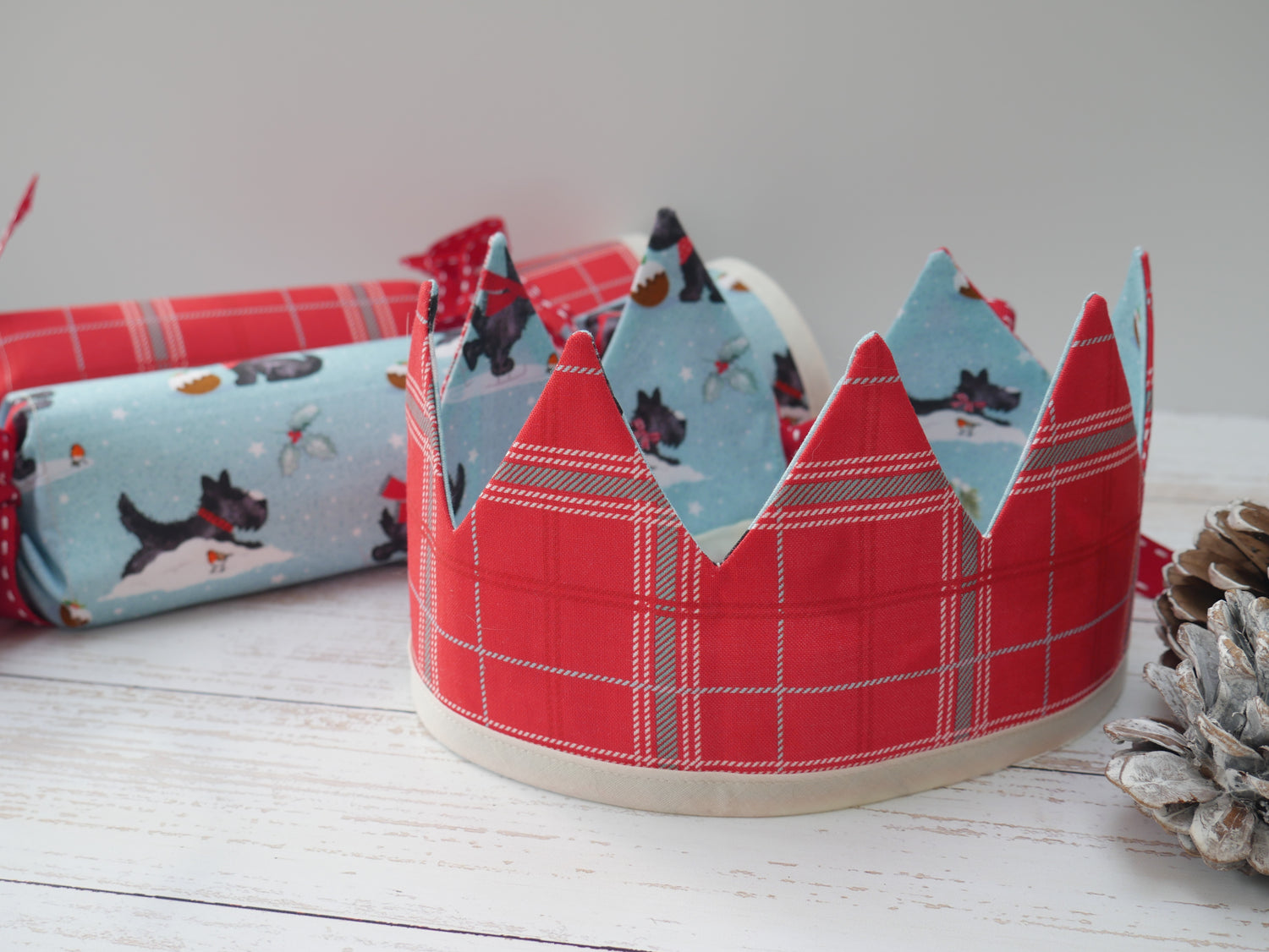 Reversible Fabric Crackers Kit - Scottie Dogs (x4)-Sewing Kit-Flying Bobbins Haberdashery