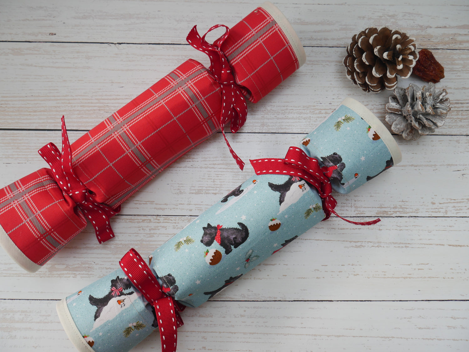 Reversible Fabric Crackers Kit - Scottie Dogs (x4)-Sewing Kit-Flying Bobbins Haberdashery