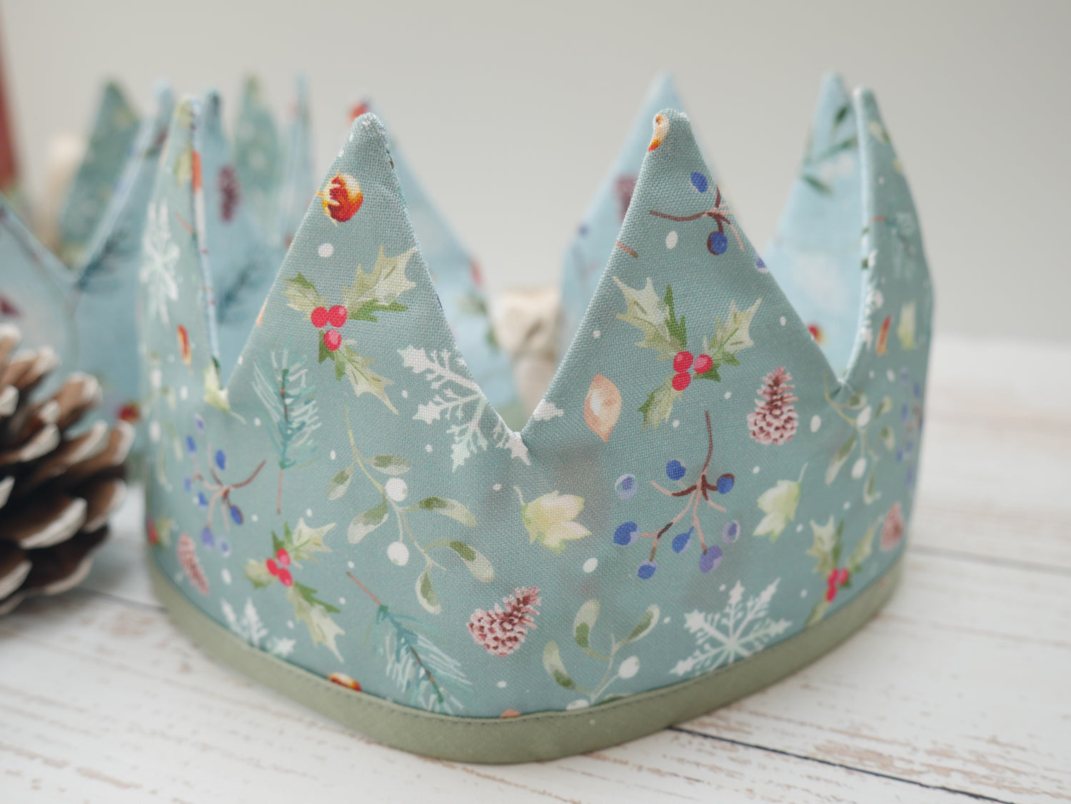 Reversible Fabric Crowns Kit - Frosty Robins (x4)-Sewing Kit-Flying Bobbins Haberdashery