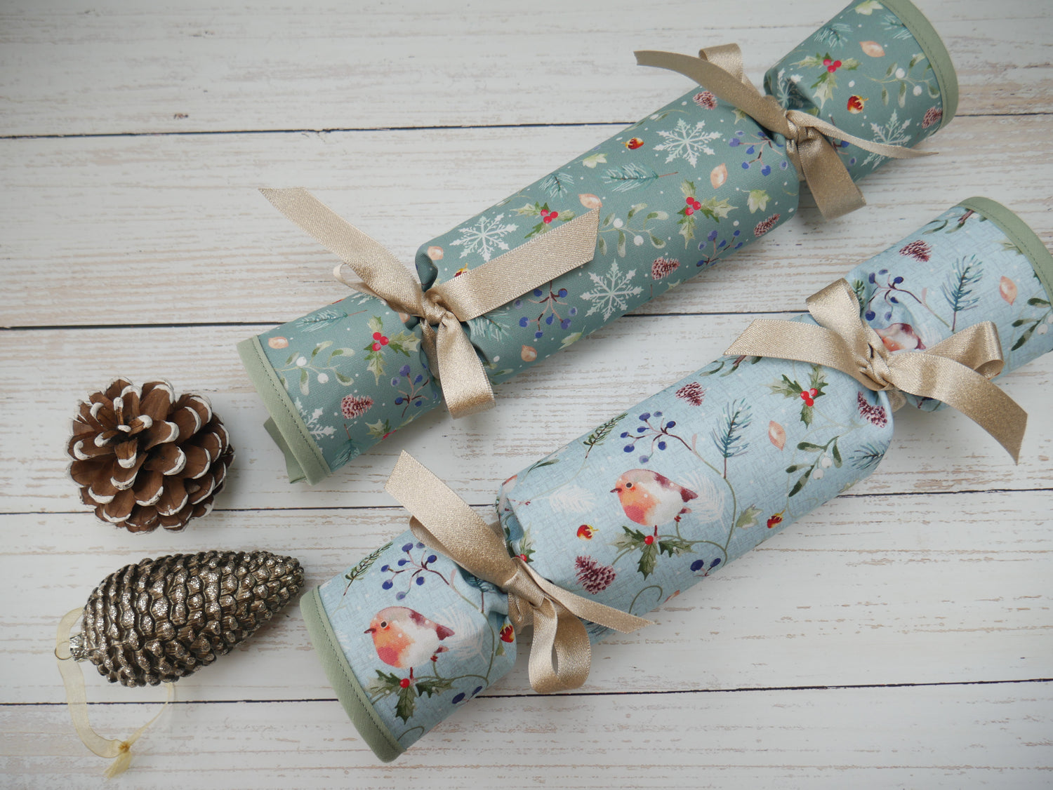 Reversible Fabric Crackers Kit - Frosty Robins (x4)-Sewing Kit-Flying Bobbins Haberdashery