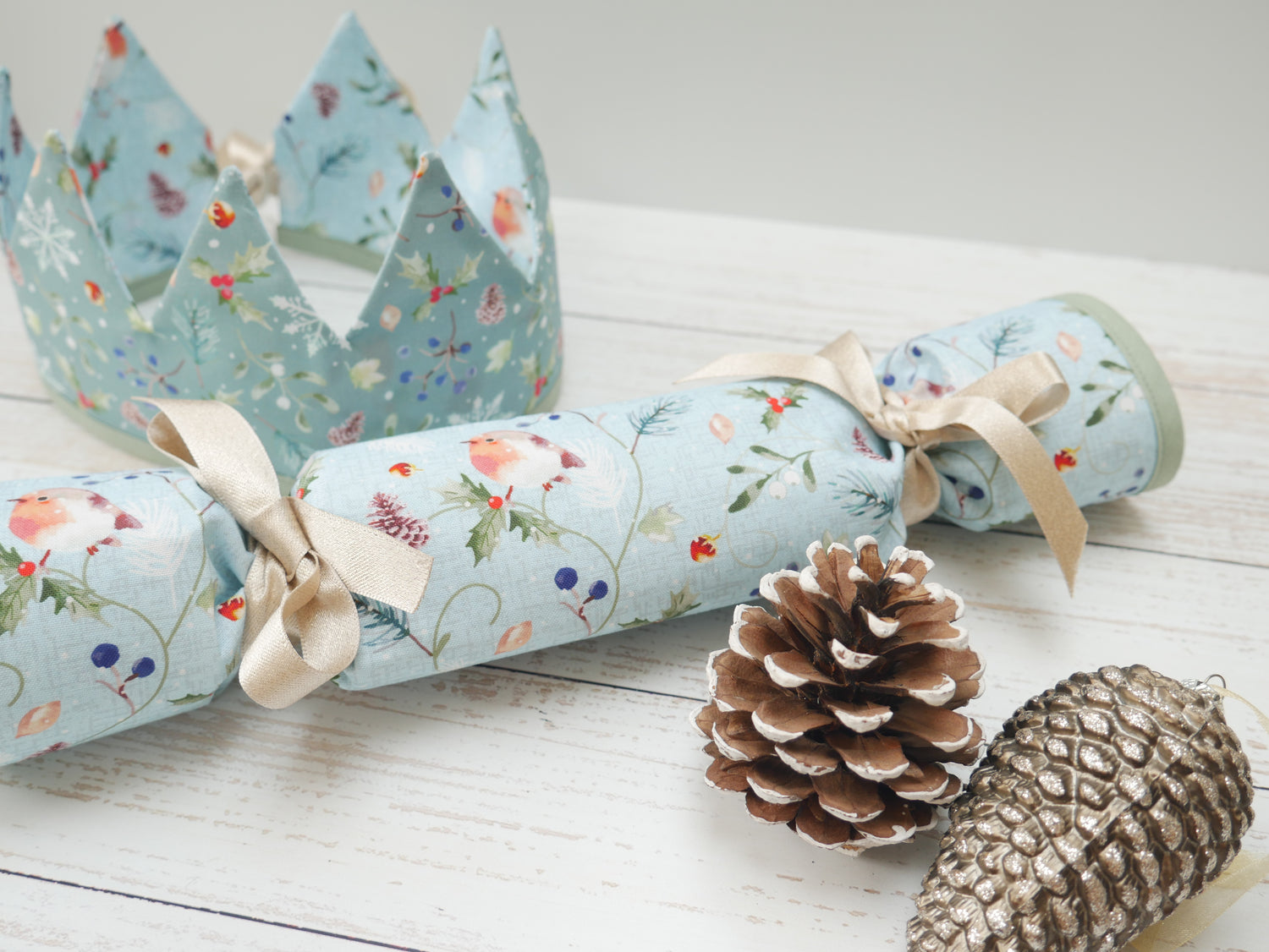 Reversible Fabric Crackers Kit - Frosty Robins (x4)-Sewing Kit-Flying Bobbins Haberdashery