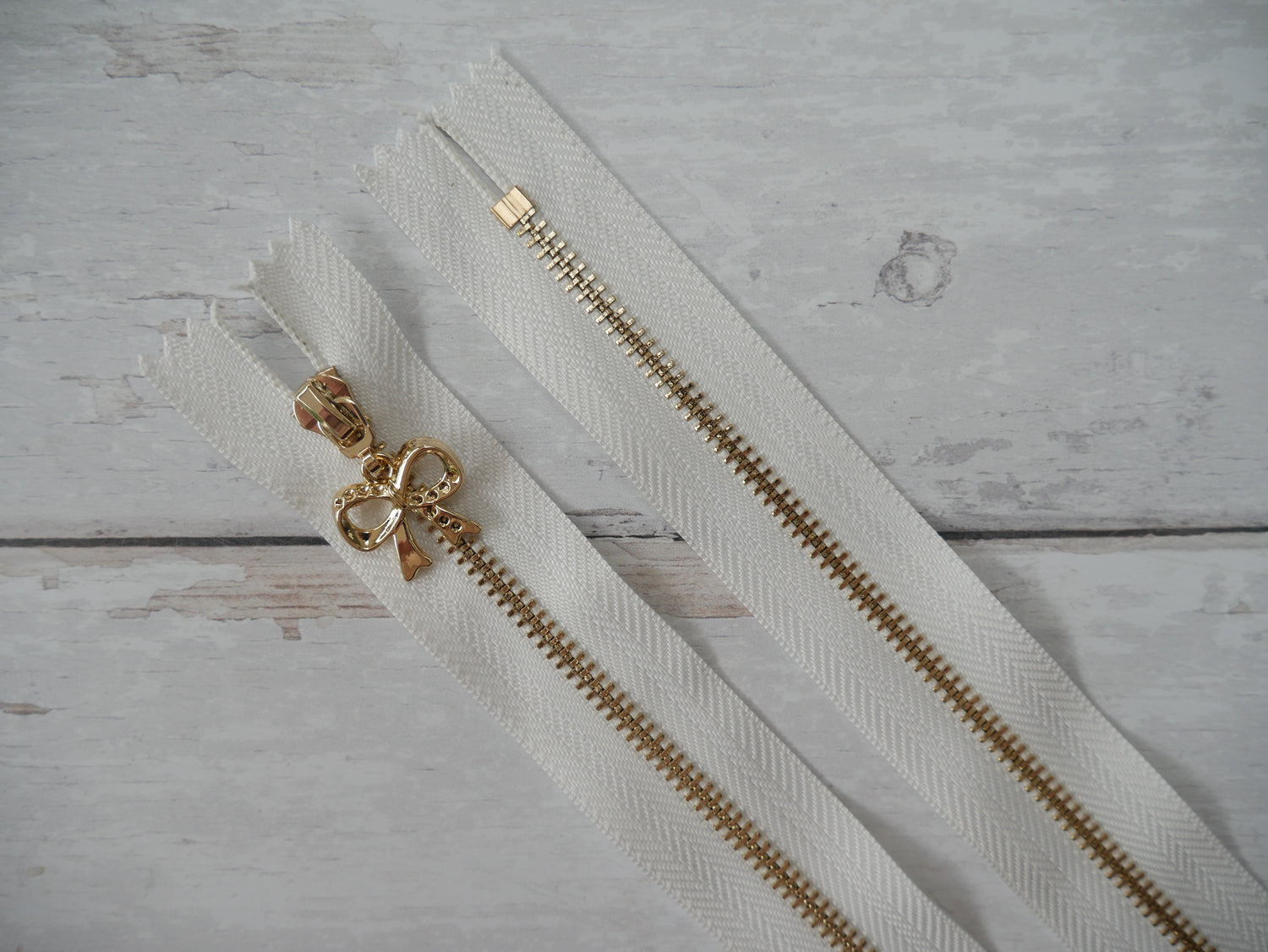 Metal Zip With Bow Puller, 30cm-Zip-Flying Bobbins Haberdashery