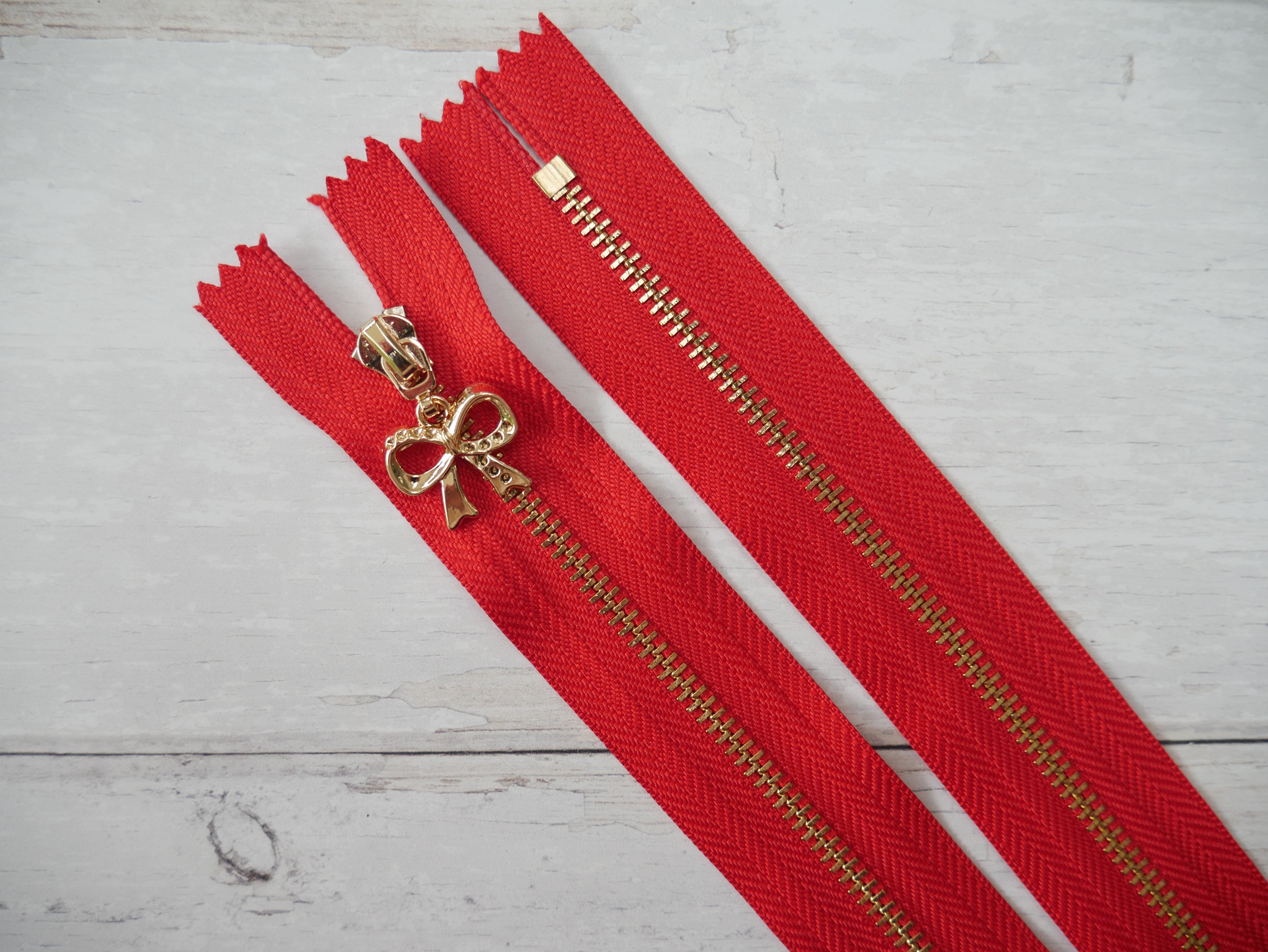 Metal Zip With Bow Puller, 30cm-Zip-Flying Bobbins Haberdashery