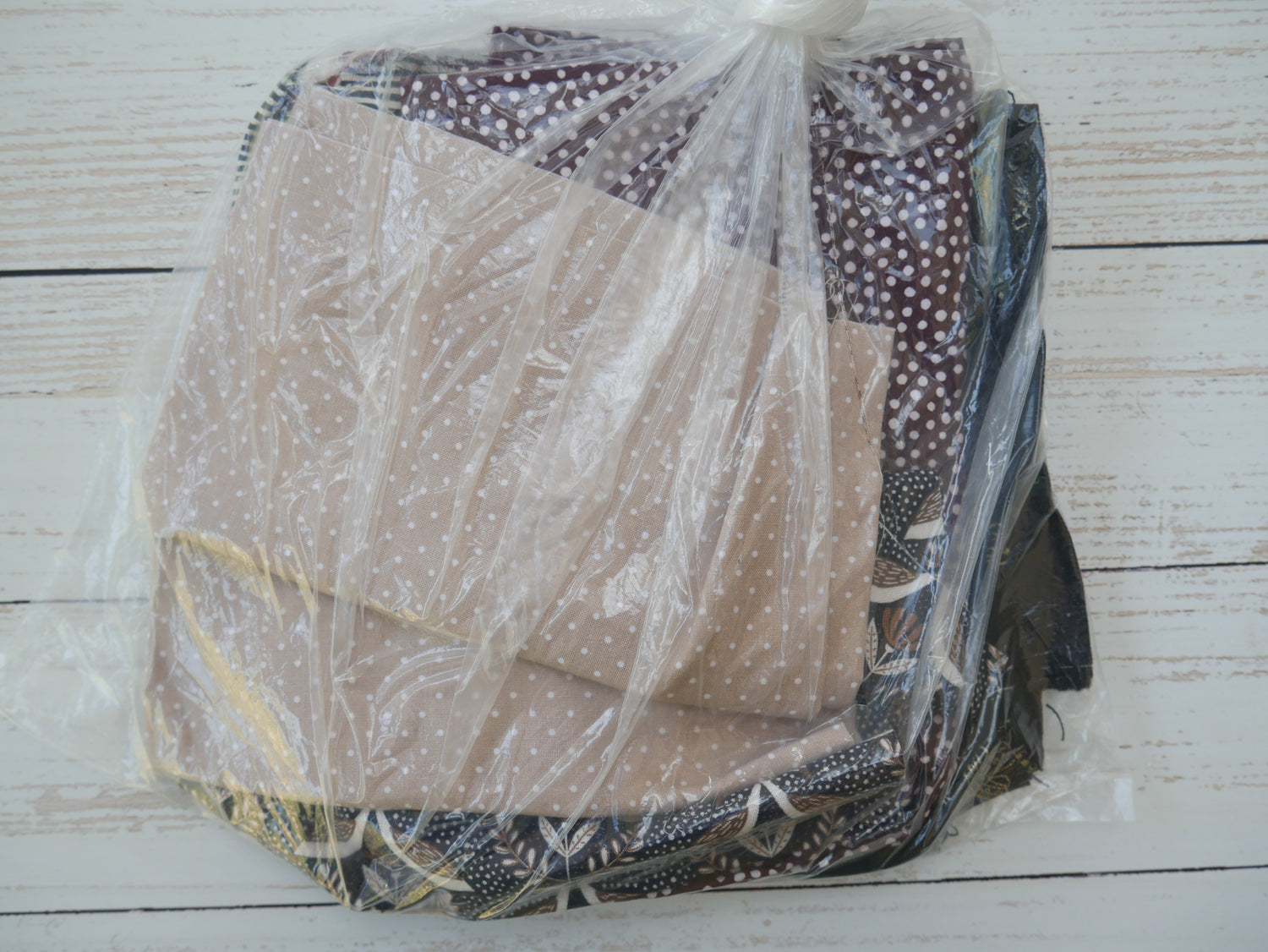 Bargain Bag 7 - Bee-Have-Fabric Pack-Flying Bobbins Haberdashery