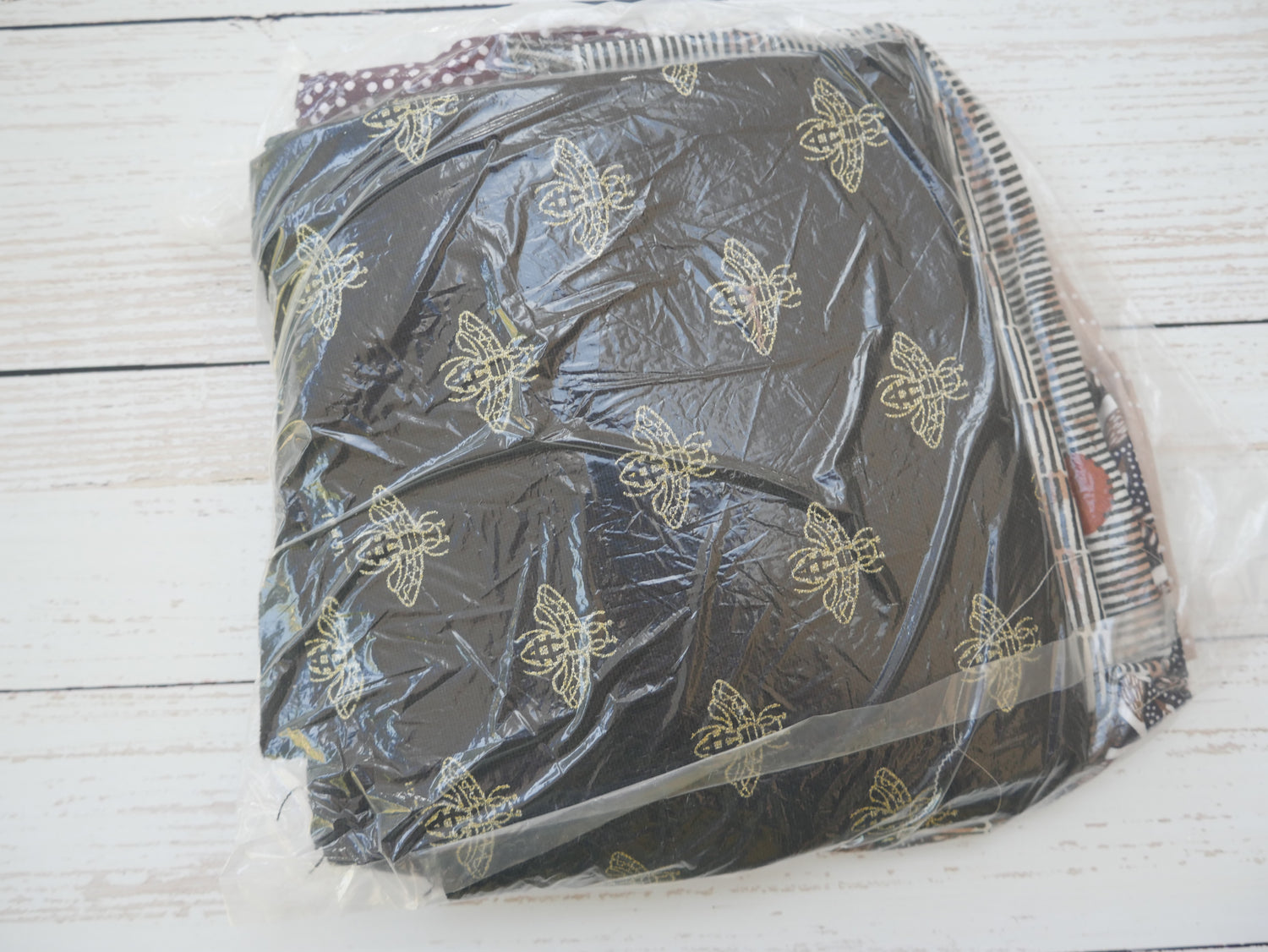 Bargain Bag 7 - Bee-Have-Fabric Pack-Flying Bobbins Haberdashery