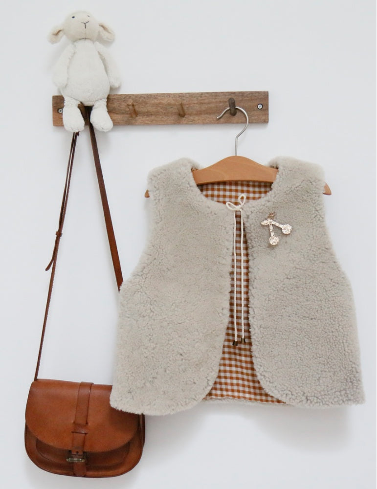 Atelier Scammit, Berger Gilet MINI-Pattern-Flying Bobbins Haberdashery